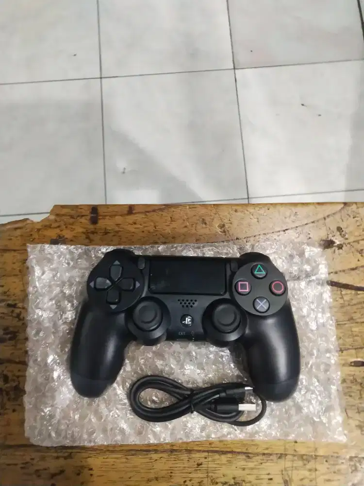 PROMO TERBATAS STIK PS4 LIGHTBAR ORIGINAL PABRIK HARGA NETT(BARU)