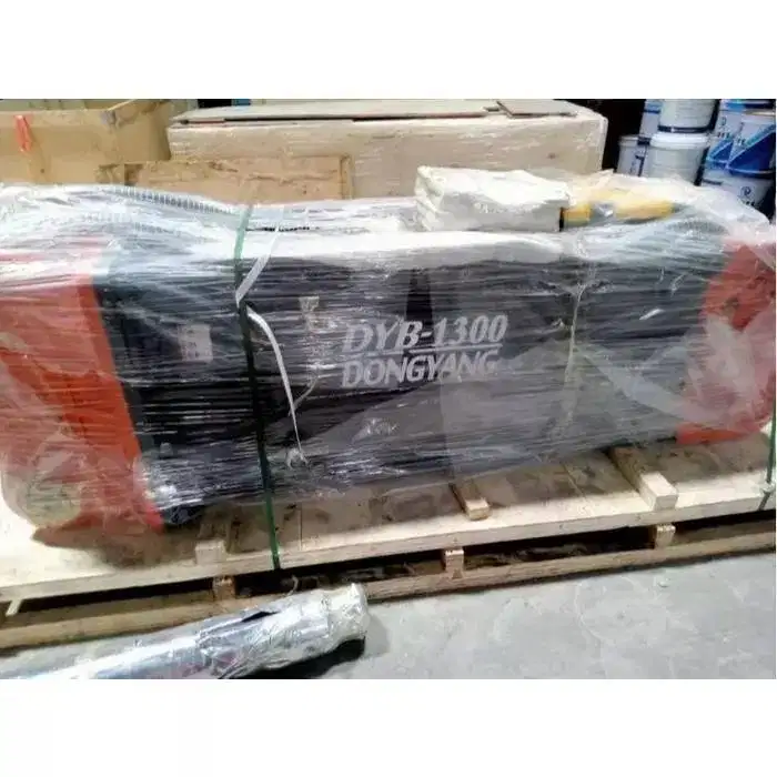 Hydraulic Breaker DYB1300 Excavator Kelas 30ton SeriSoosan SB121 Lurus