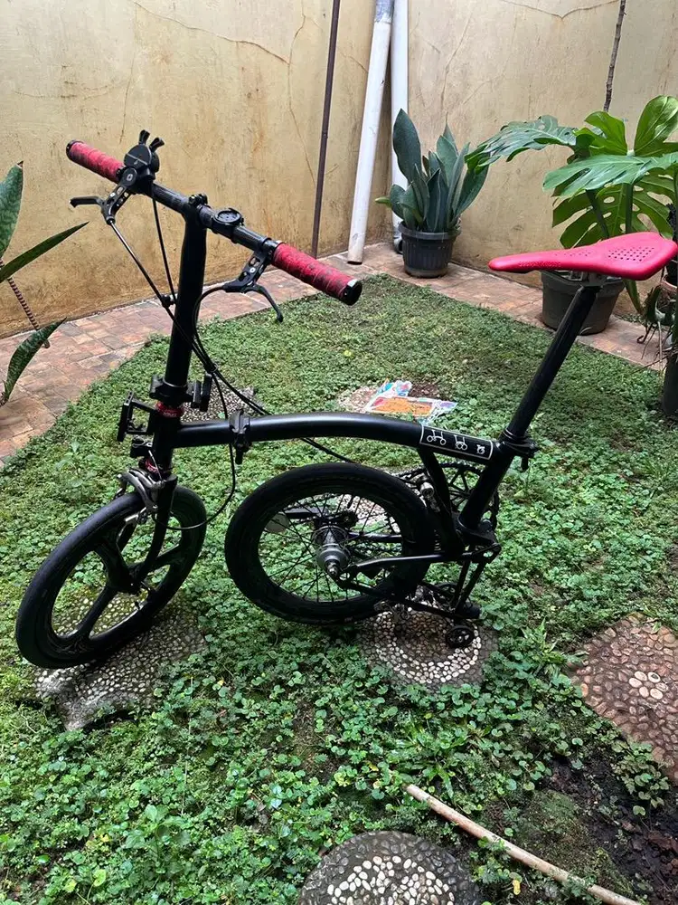 Sepeda lipat brompton