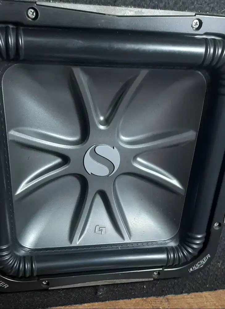 Subwoofer Kicker L7 12 kondisi bagus banget like new