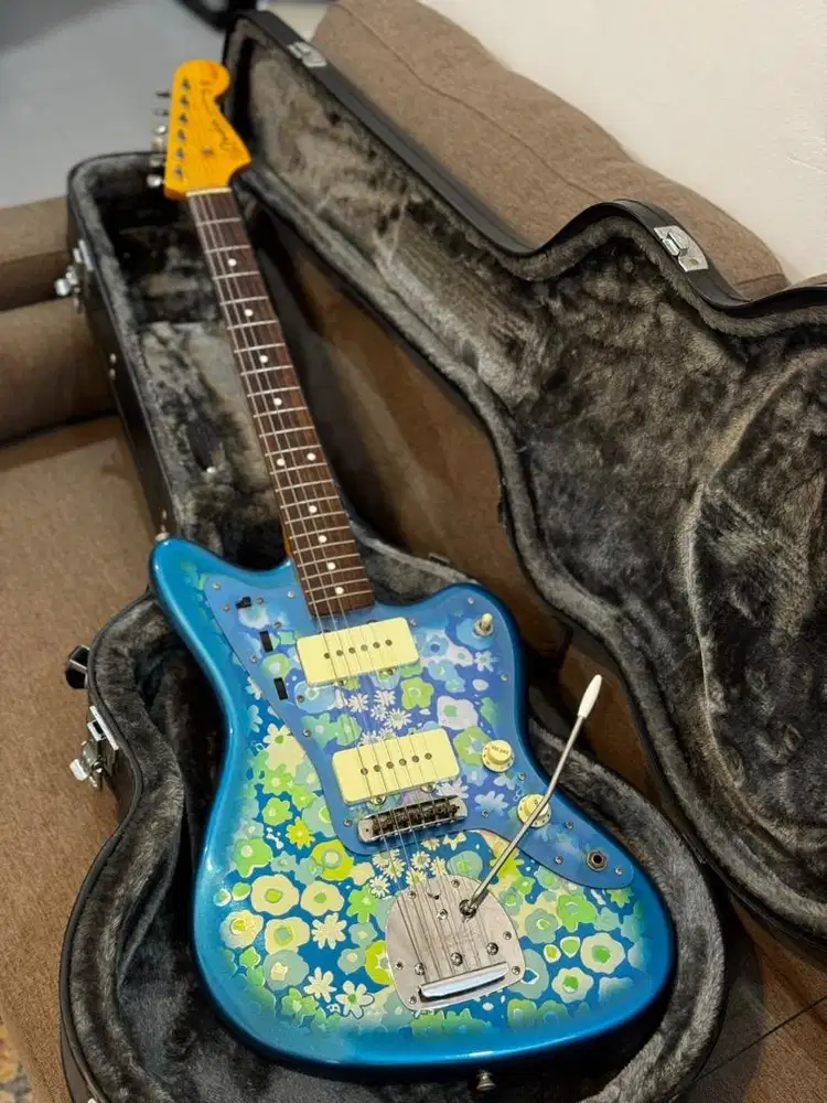 Fender FSR Traditional ‘60s Jazzmaster Blue Flower made in Japan