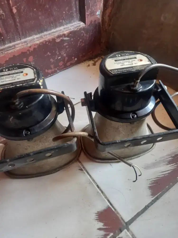Speaker TOA model ZH-610S Sepasang Normal