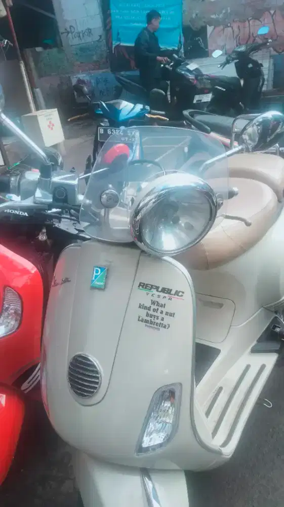 Vespa kondisi mulus minus pemakaian