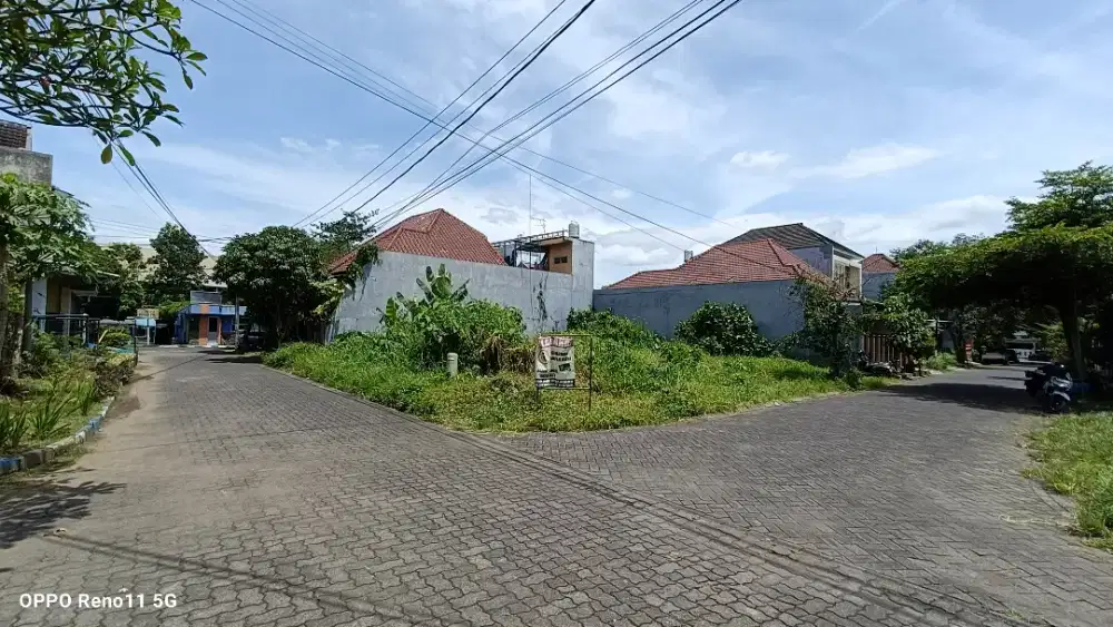 Dijual tanah di PBI araya posisi hook luas tanah 333