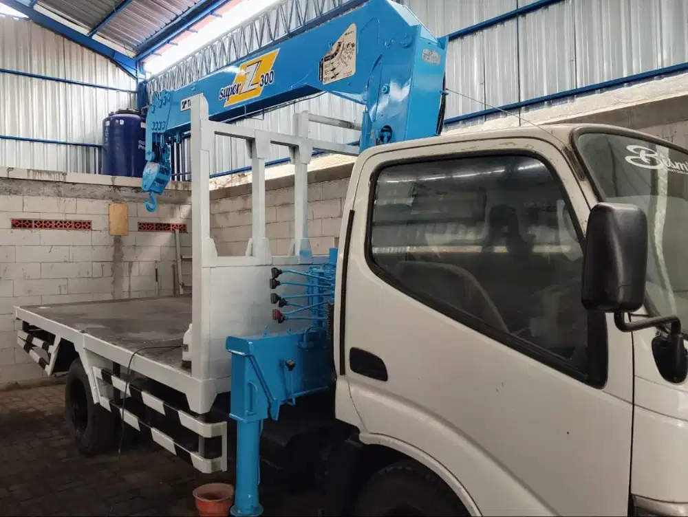 jual truck crne 3 ton boom 15 meter 5 section tahun 2012 siap kerja