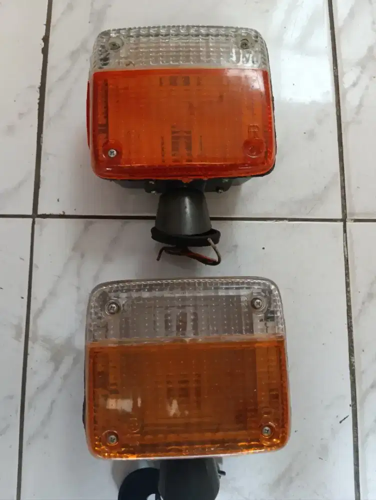 Lampu Sen Depan Toyota Hardtop