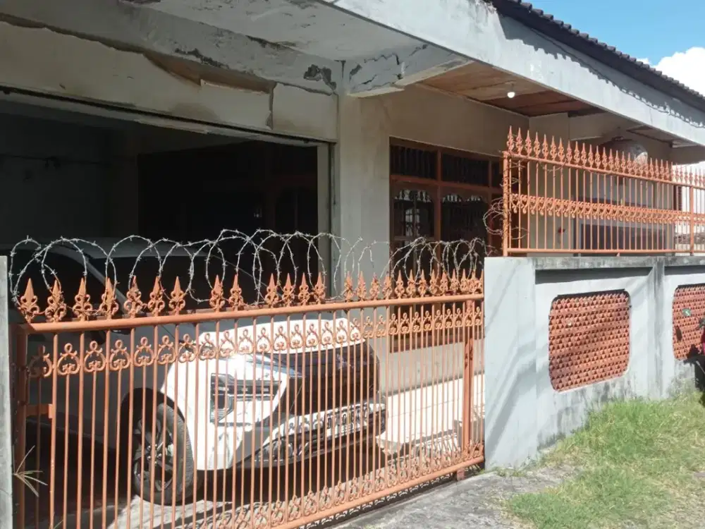 DIJUAL TANAH + BANGUNAN DI KAWASAN PERMUKIMAN SESATAN – DENPASAR SELATAN ( RB / LM )