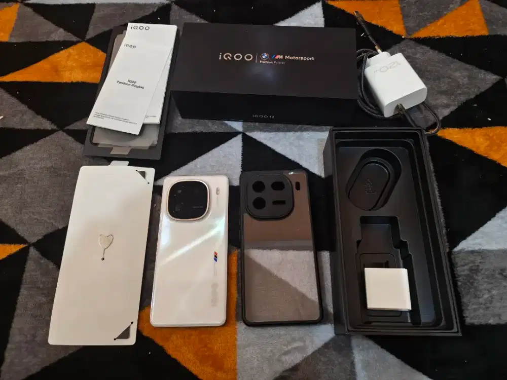 IQOO 12 16/512GB White Mulus Kondisi 95% Fullset