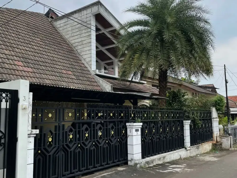 Rumah Dijual di Tanah Kusir Jakarta Selatan – 2 Lantai, SHM, Semi Furnished