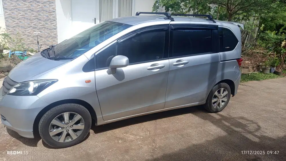 Honda Freed 2010 Bensin