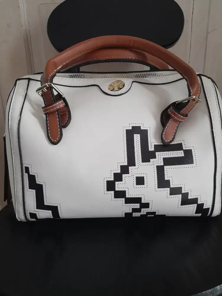 Tas wanita putih elegan