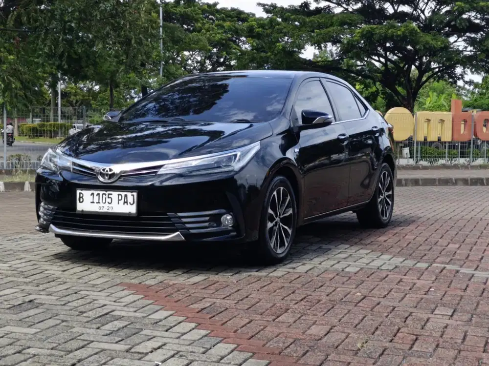 Toyota Corola Altis 1.8 V AT 2019 Hitam Metalik