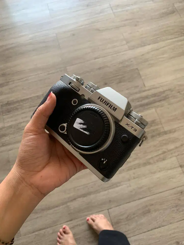 FUJIFILM X-T3 BODY ONLY SILVER NO VIGNET ICM 0841