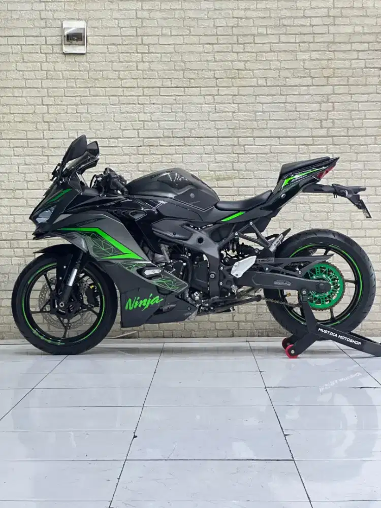 PROMO AKHIR TAHUN‼️ Kawasaki ZX 25R ABS SE 2023 Grey Favorit - Mustika