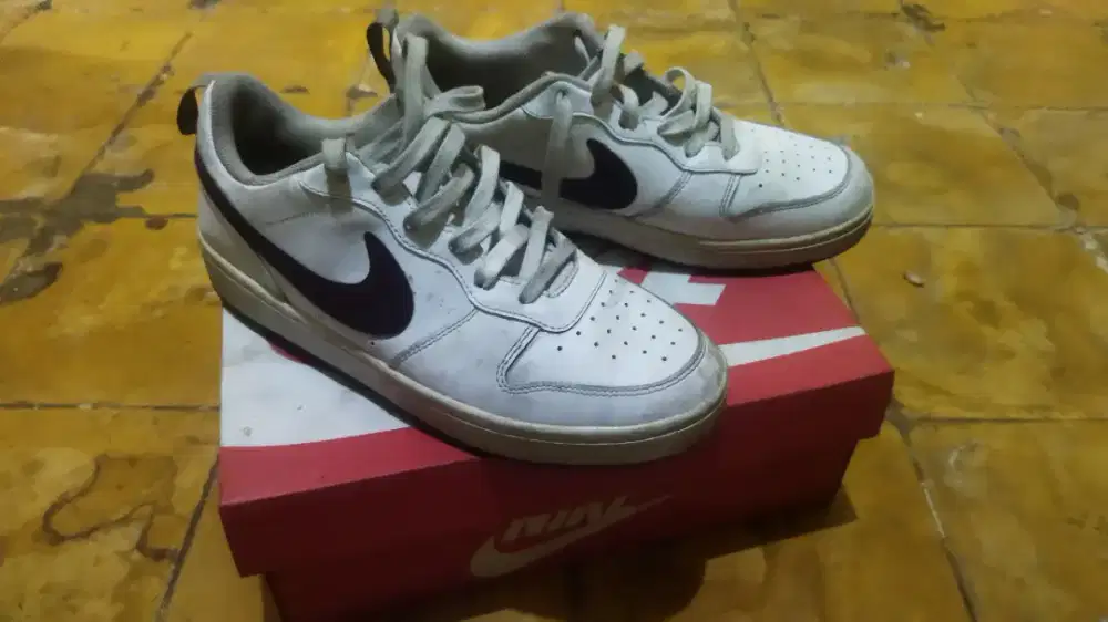 Sepatu snakera Nike DV5456 size 40