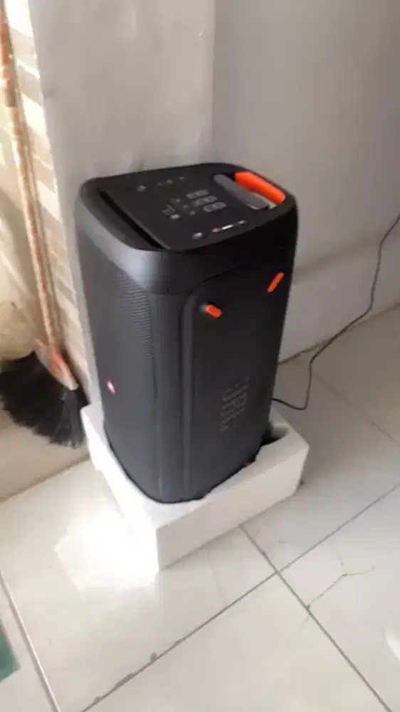 Speaker JBL partybox 320