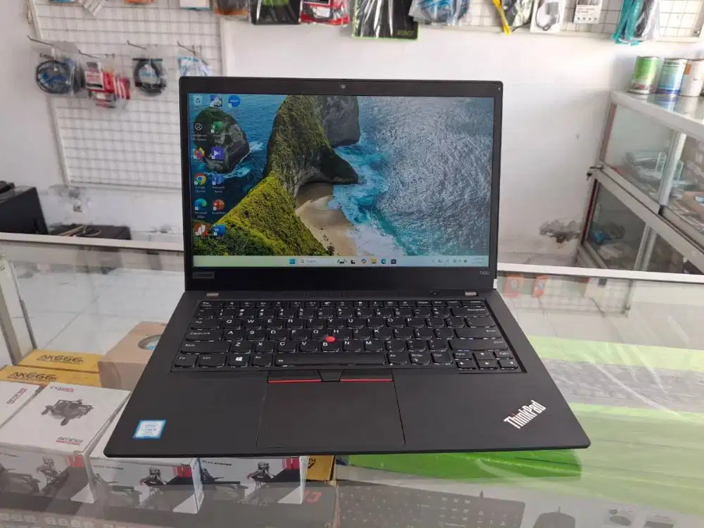 Lenovo Thinkpad T490 Core i5 Ram 16 GB