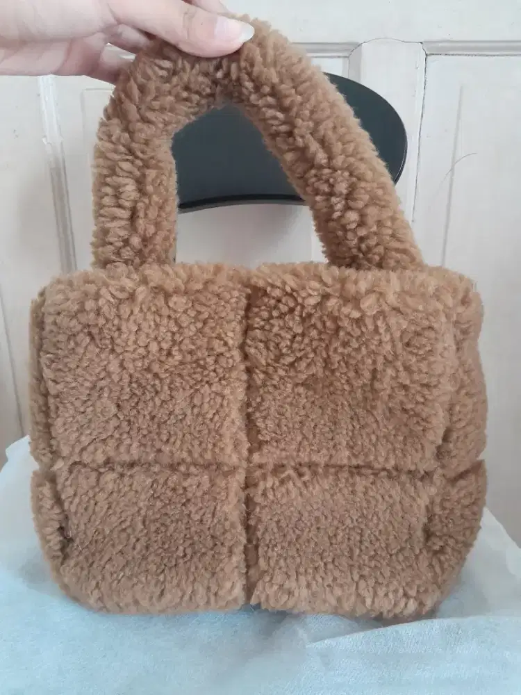 Tas Wanita Bulu Coklat (Teddy Bag) – Lucu & Stylish