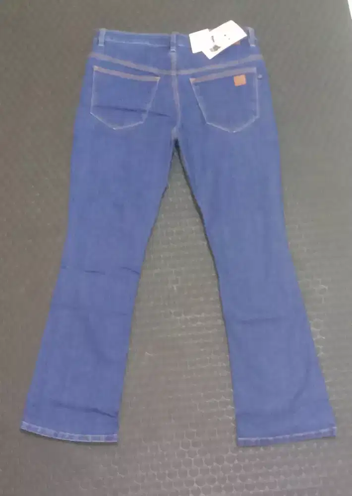 Celana jeans size 33