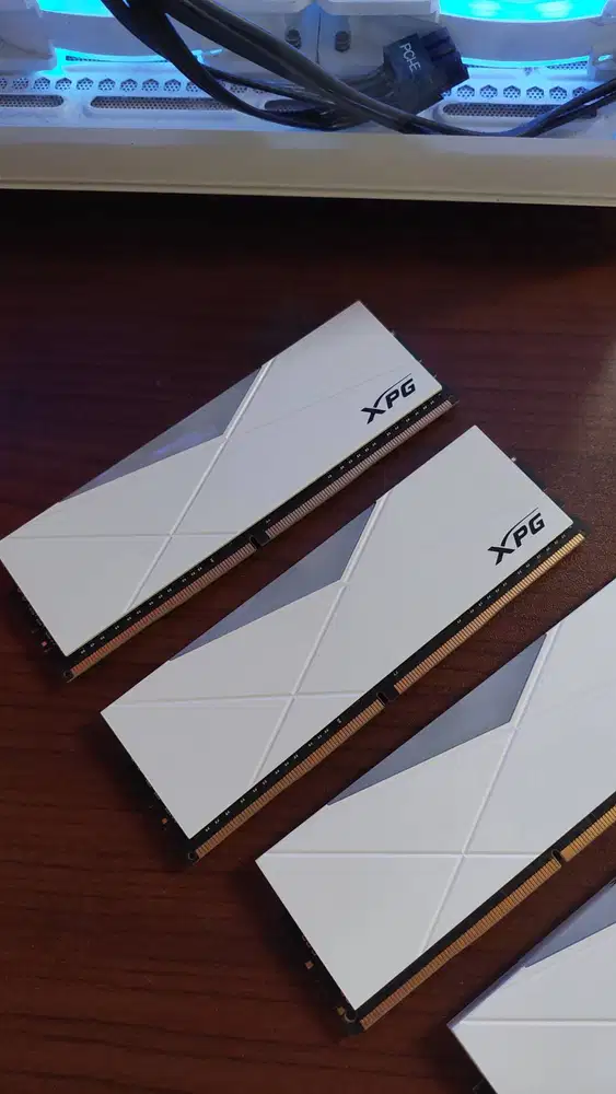 ADATA DDR4 XPG SPECTRIX D50 WHITE VERSION PC25600 32GB (4X8GB)