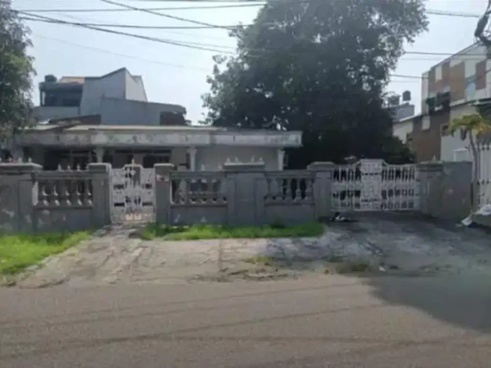 Dijual Rumah Luas 295 m2 di Komplek Bojong Indah Jakarta Barat