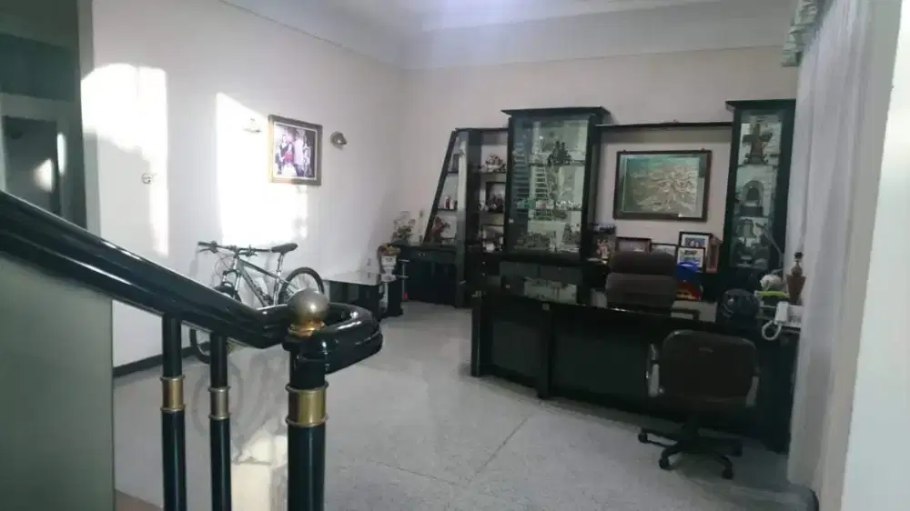 Dijual rumah bagus 1200m2 Jl. Cipaganti