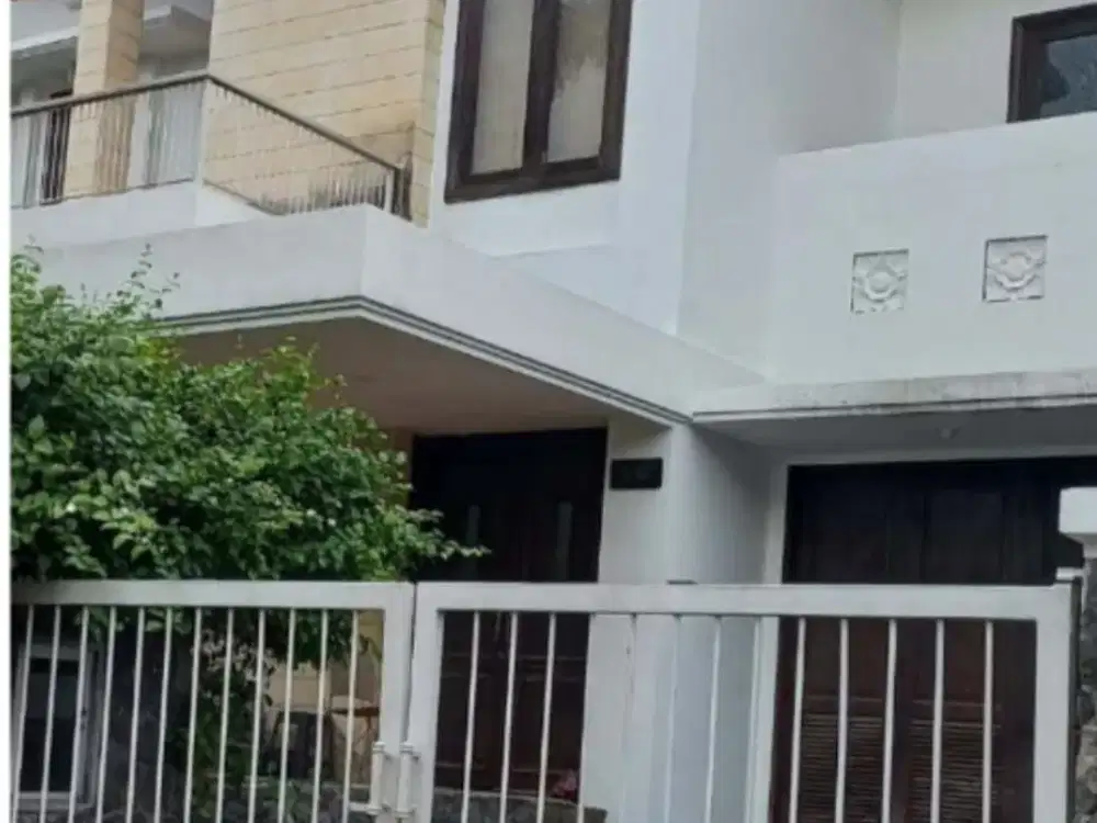 Ciamik Rumah Graha Famili Surabaya Barat dekat Pakuwon Citraland