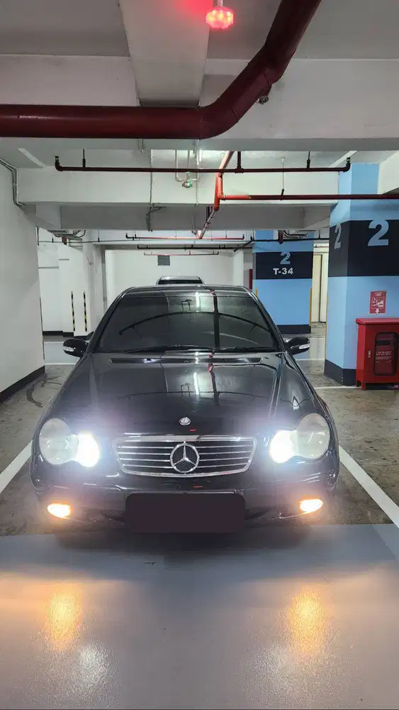 Mercedes Benz C200 Kompressor AT tahun 2003