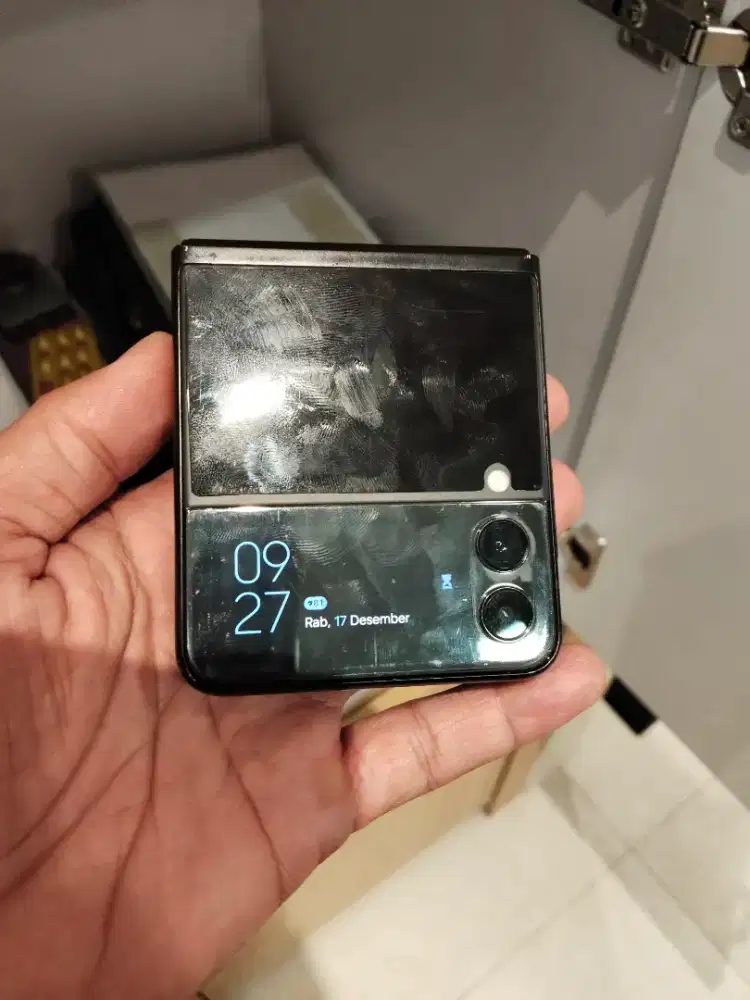 Samsung Galaxy z flip 3 normal