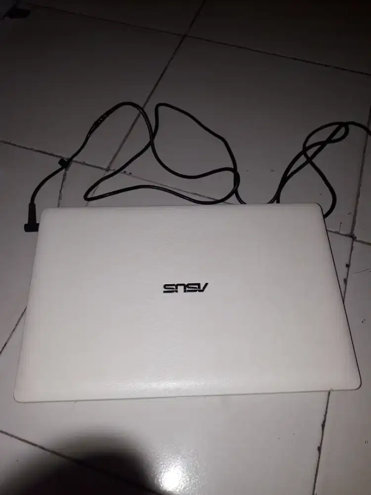 Laptop Asus X200M