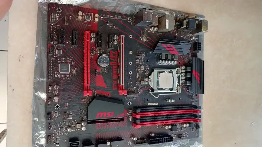 Intel i5 8400 + mainboard MSI z370 gaming plus
