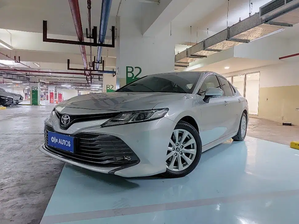 Pajak Panjang TDP 16JT Toyota Camry 2.5 V Bensin-AT 2019 Hitam