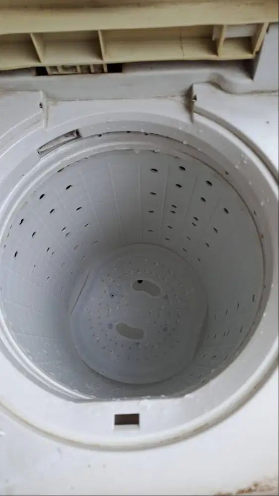 Mesin cuci Aqua 851xt kapasitas 8 L