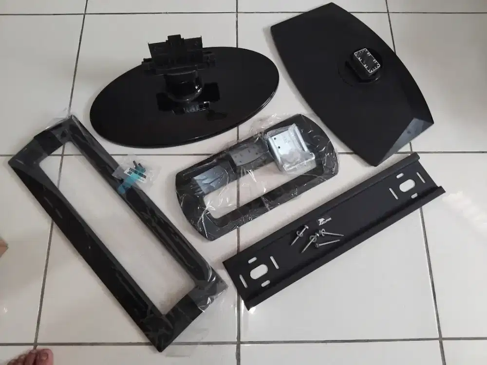 Stand tv meja dan wallbracket 5pcs.