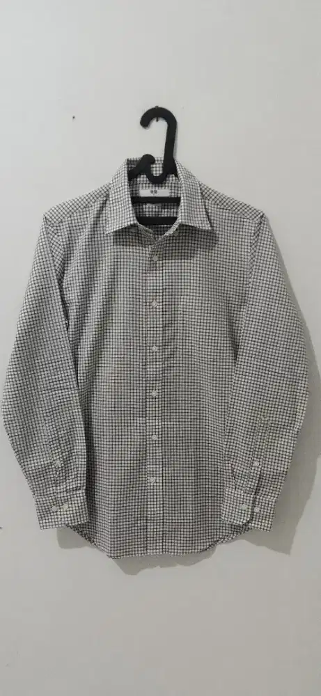 Kemeja Uniqlo Lengan Panjang