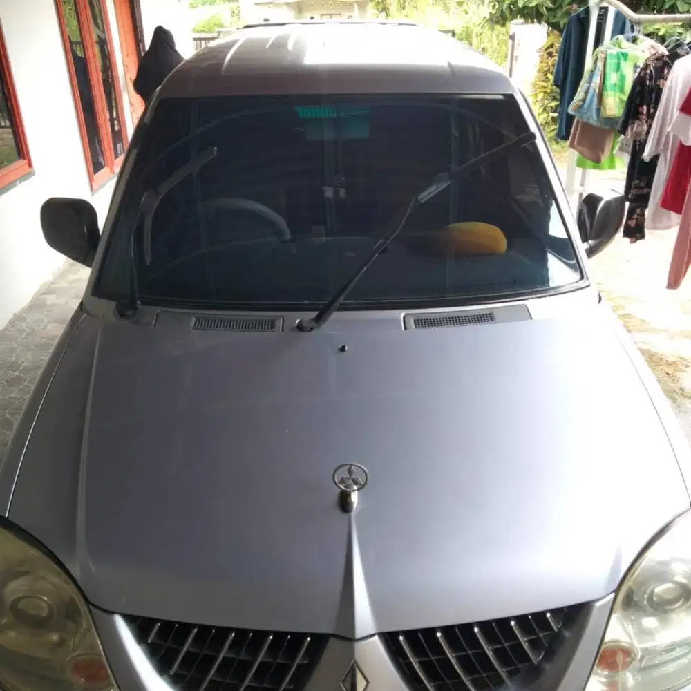 Kuda Grandia Bensin, 1568 cc, Thn 2005