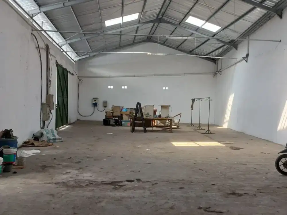 Dijual Gudang Lingkungan Luas Siap Pakai Lokasi di Cibaduyut Bandung