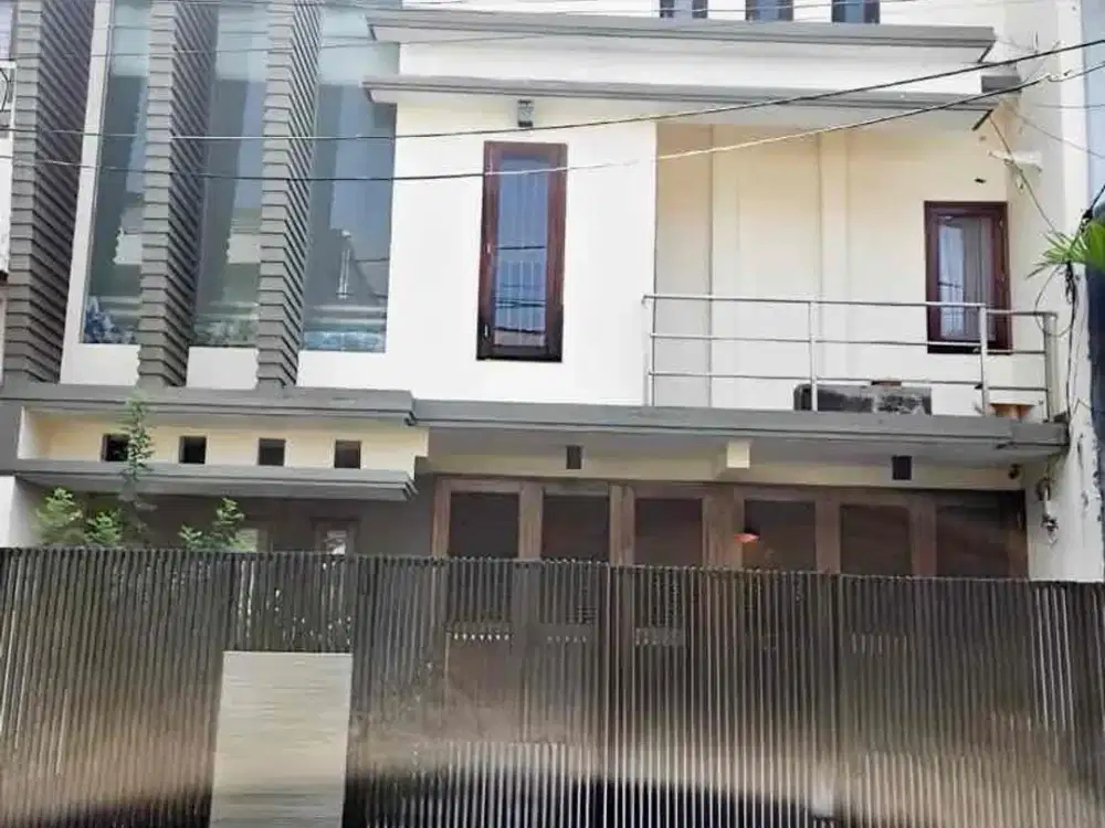Rumah 3 Lantai Lebar 8 Meter di Kelapa Nias Kelapa Gading , Bangunan Besar & Kokoh Harga Nego Sampai Deal