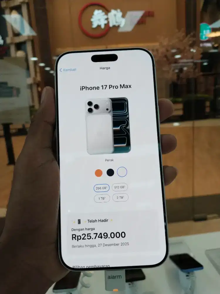 KREDIT IPHONE 17 PROMAX SILVER