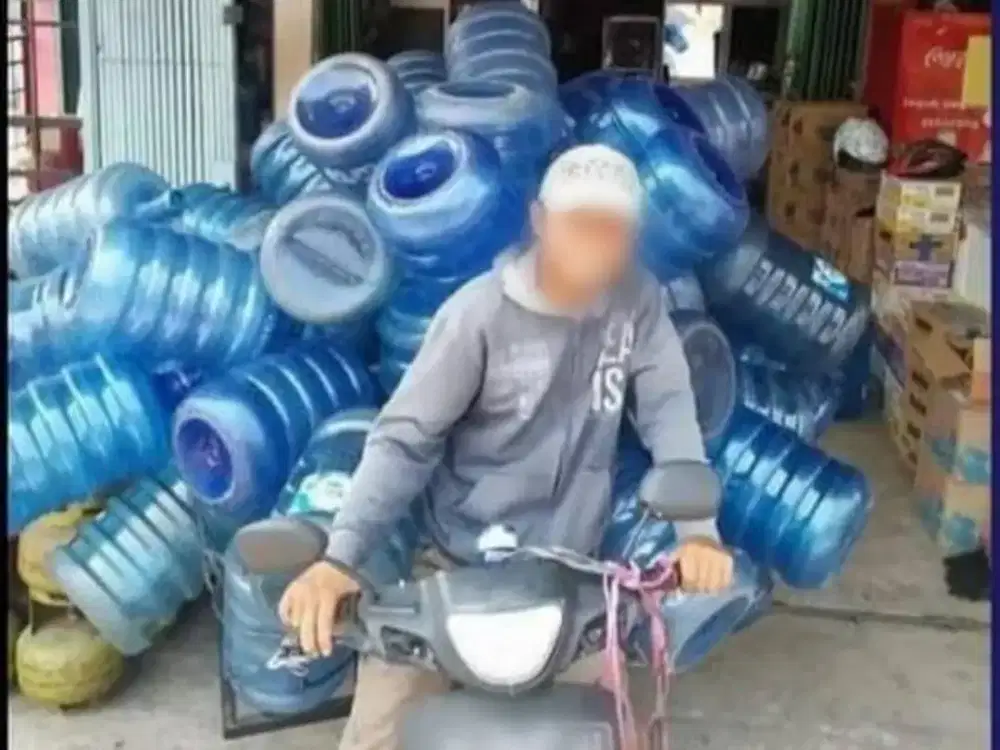 Mencari Karyawan Sales Keliling Galon