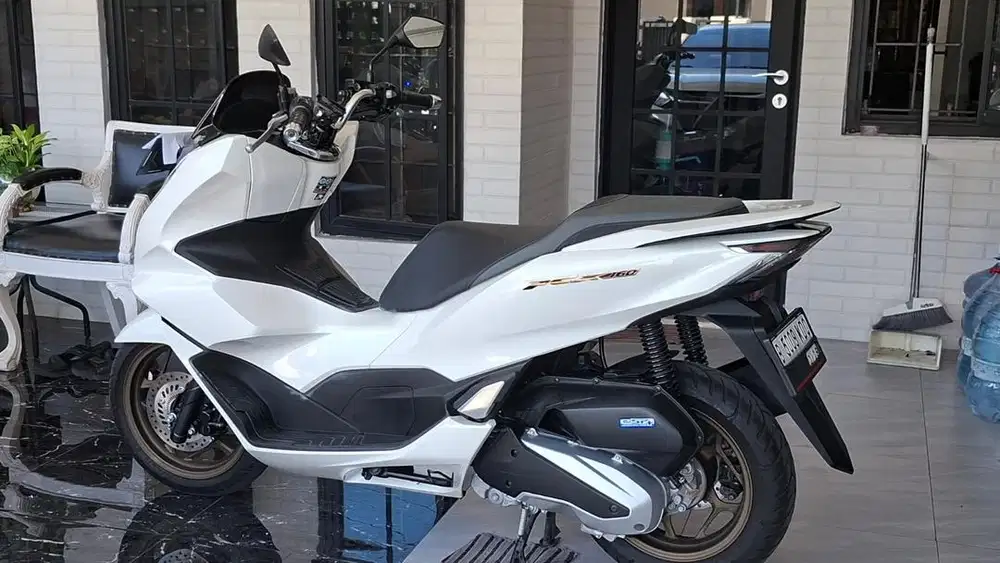 Dijual Honda PCX ABS 2023 Putih