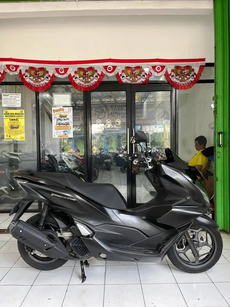 HONDA PCX 160 CBS TAHUN 2021 LIKE NEW