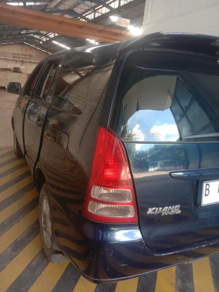 Toyota Kijang Innova 2005 Bensin