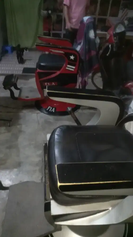 Dijual Komplit peralatan Pangkas Rambut siap pakai