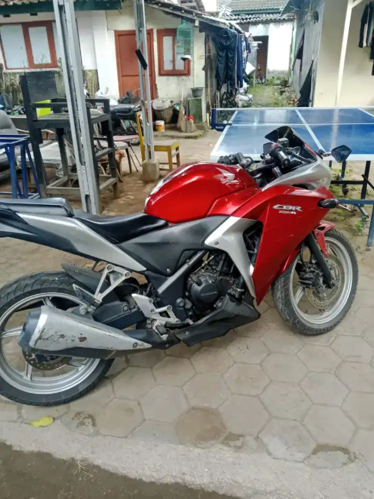 Honda CBR 150 CC THN 2011 plat AB sleman