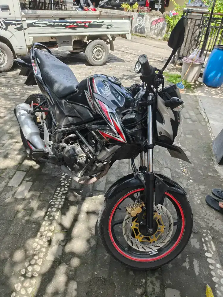 Cb 150 R THN 2013 plat AB sleman