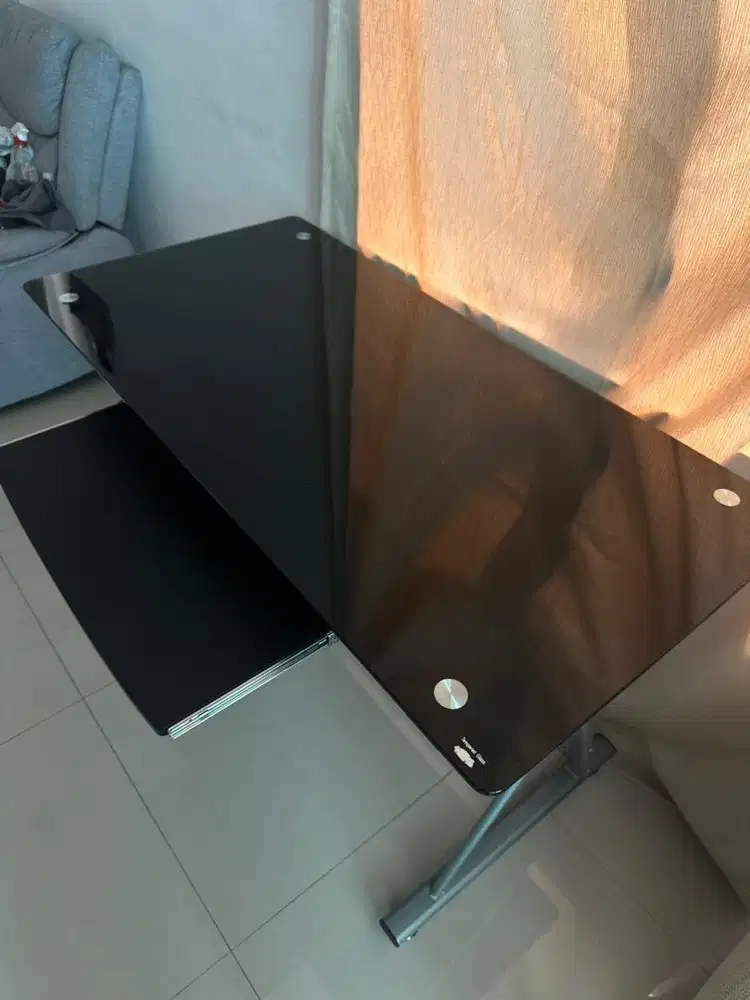 Meja Gaming/Kerja/Kantor/Makan Tempered Glass