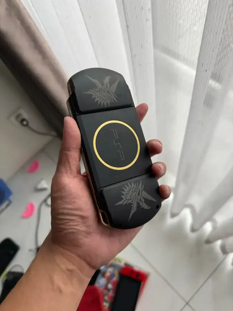 Psp 3000 monster hunter edition