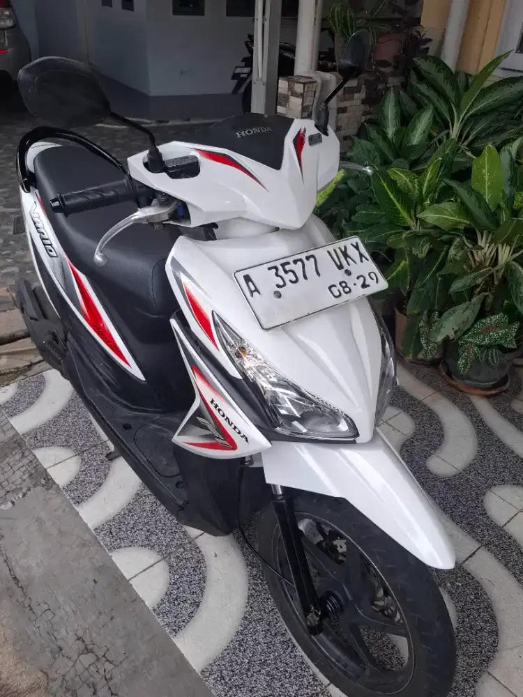 Honda Vario agnes putih