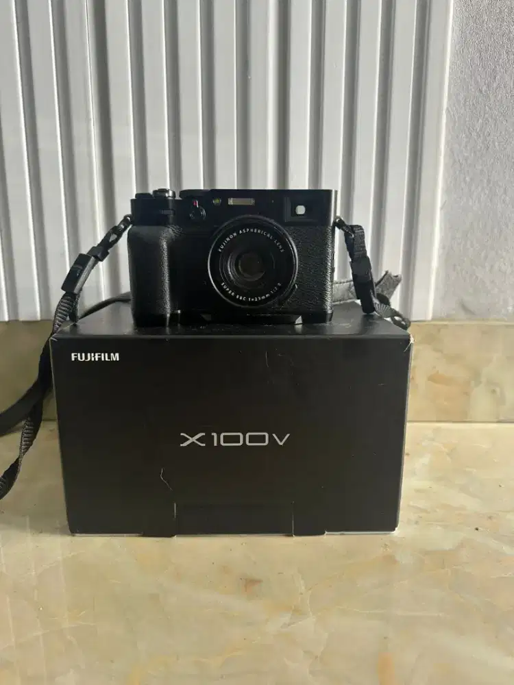 KAMERA FUJIFILM X100V MULUS
